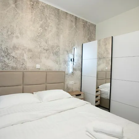 Latomeiou 3 Luxury Apartman *