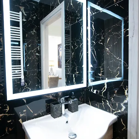 Latomeiou 3 Luxury Apartman *